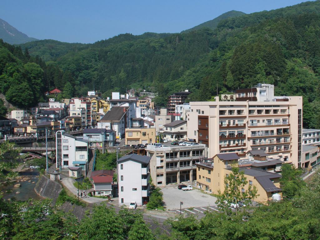 土湯温泉 やすらぎの宿 向瀧旅館 Fukushima Dış mekan fotoğraf